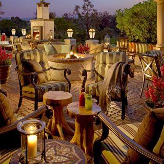 Veranda Fireside Lounge & Restaurant