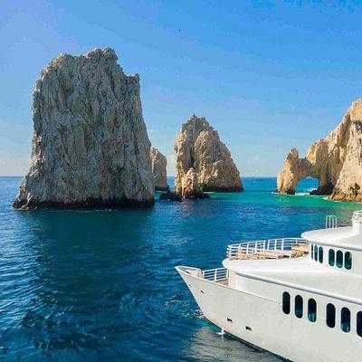 Sunset Mexican Dinner Cruise and Live Music in Cabo San Lucas