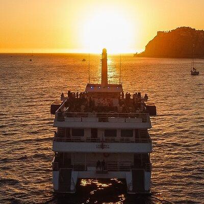 Sunset Premier Dinner Cruise with Show, DJ and Live Music
