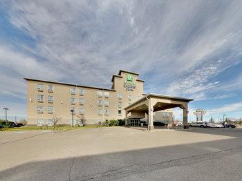 Holiday Inn Express & Suites Edmonton Int'l Airport