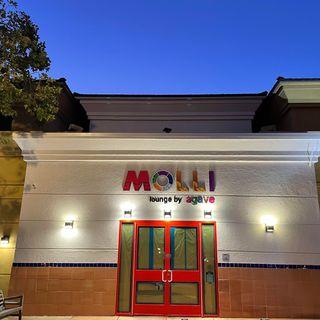 Molli Restaurant & Lounge