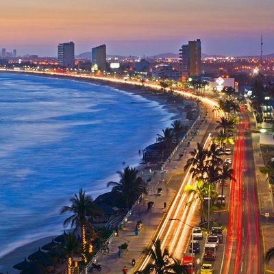 Mazatlan City Sightseeing Tour with Shopping Time and Lunch