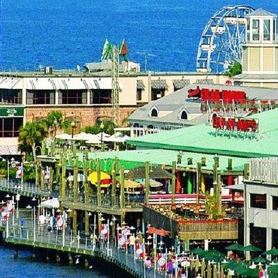 Kemah Waterfront Day Trip, Dining, Luxury Transport from Houston