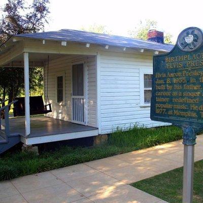 Elvis Presley Birthplace Park in Tupelo with Transport from Memphis