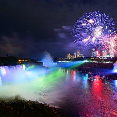 Night on Niagara Small Group Tour w/Fireworks Boat Cruise +Dinner
