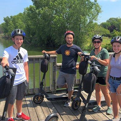 Green Bay E-Scooter Guided Glide w/ Private Tour Option 