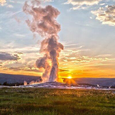 Yellowstone Lower Loop VIP Full-Day Private Tour with Lunch