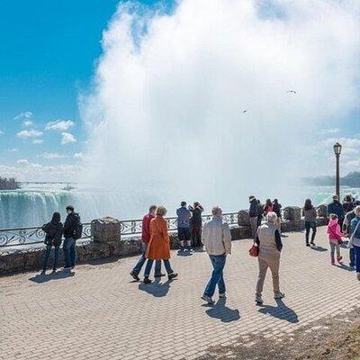 Niagara Falls Day Tour from Toronto with Winery and Niagara on the lake stop