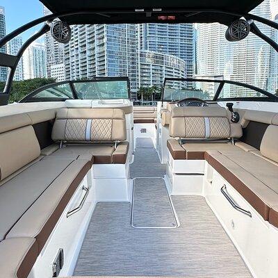Miami’s Best Private Boat Charter with a Captain