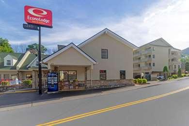 Econo Lodge Inn And Suites At The C