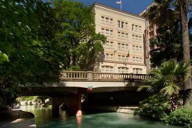 Drury Inn & Suites-San Antonio Riverwalk