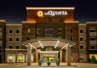 La Quinta Inn   Suites By Wyndham L