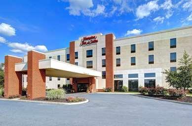 Hampton Inn & Suites by Hilton Harrisburg North