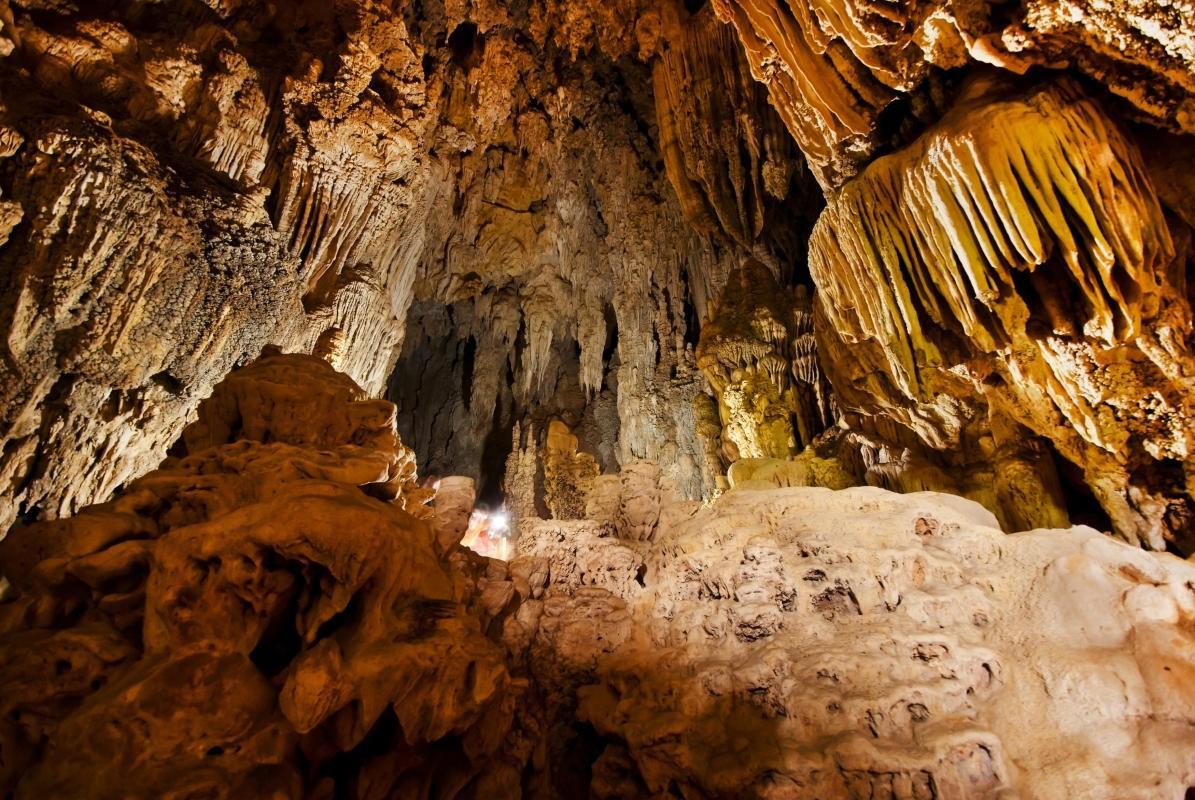 Garcia Caves (Grutas de Garcia)
