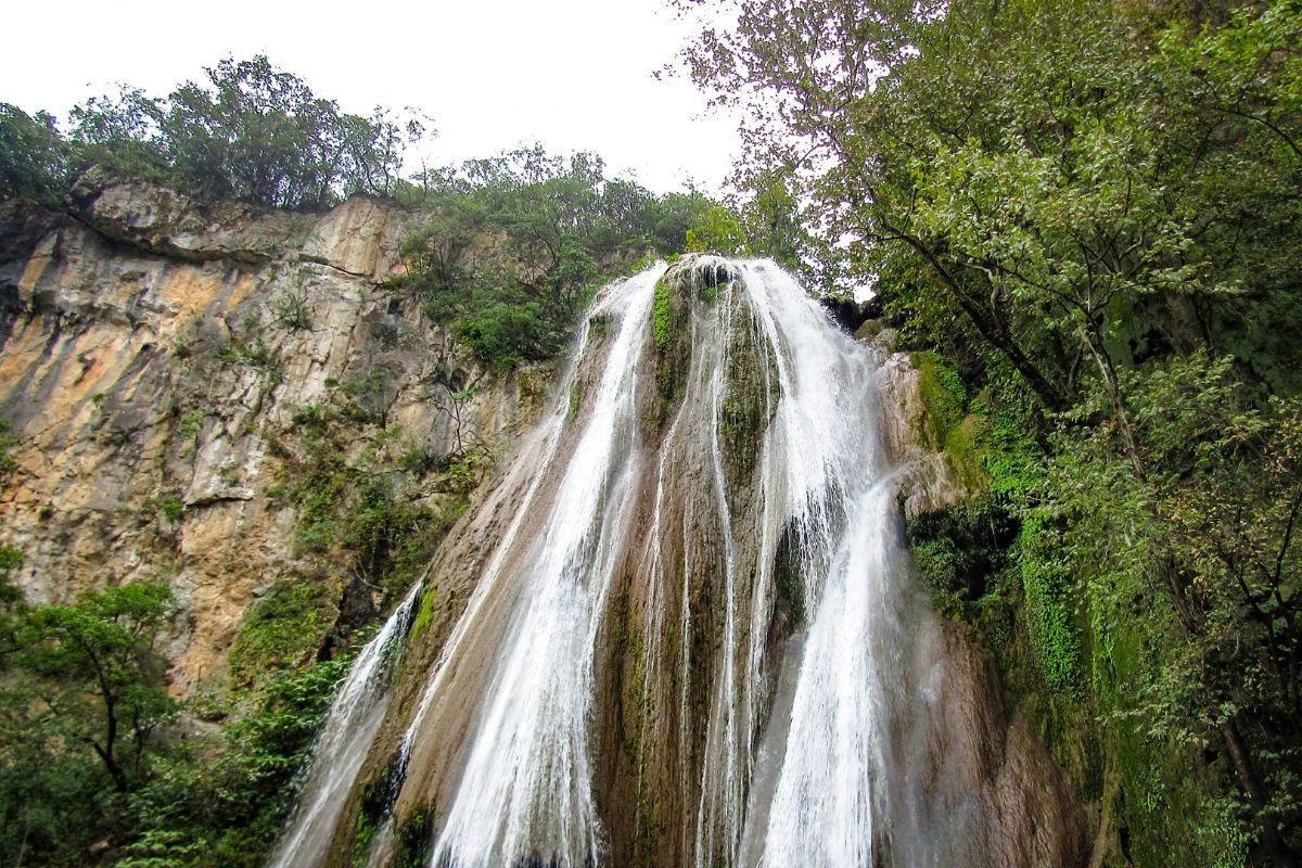 Cascada Cola de Caballo (Horsetail Waterfall)