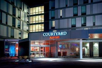Courtyard by Marriott Philadelphia South at the Navy Yard