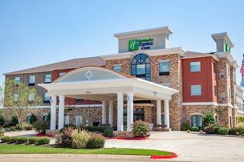 Holiday Inn Express & Suites Central Mall Area