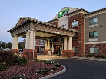 Claypool Hill Holiday Inn Express Hotel & Suites