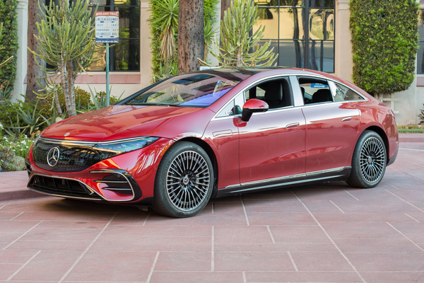 2022 Mercedes-Benz EQS 580 4MATIC Sedan.