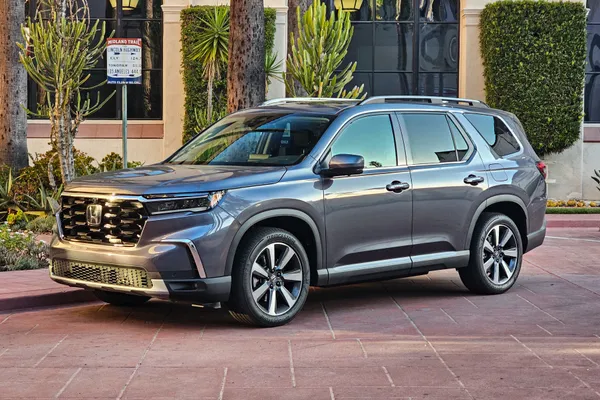 2023 Honda Pilot Elite.