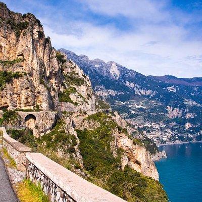From Naples: Pompeii Entrance & Amalfi Coast Tour with Lunch