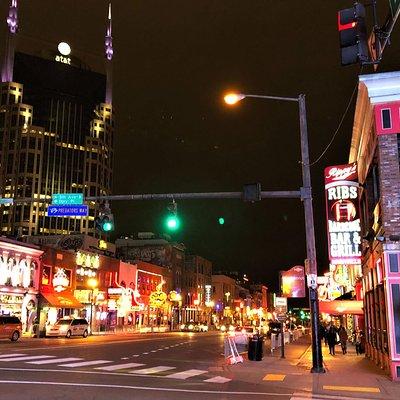 Night Time Trolley Tour of Nashville with Photo Stops