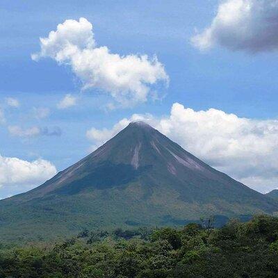 Arenal Volcano, La Fortuna Waterfall, Hot Springs Combo Tour with Lunch & Dinner