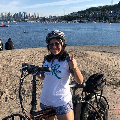 3 Hours Electric Bike Tour of Seattle's Waterways, Nature and Neighborhoods