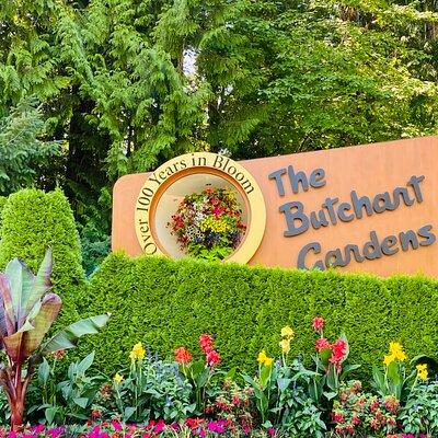 Beautiful Butchart Gardens & Victoria Highlights private tour