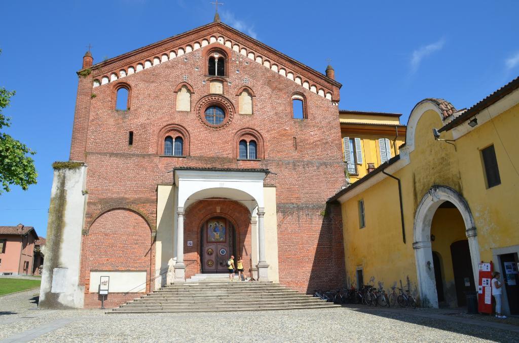 Abbey of Santa Maria di Morimondo (Abbazia Santa Maria di Morimondo)
