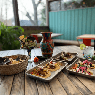 Comomango Mexican Kitchen and Cantina