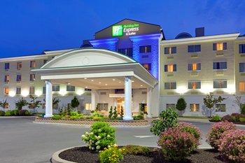 Holiday Inn Express & Suites Watertown/Thousand Islands