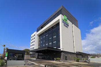 Holiday Inn Exp Stes Ensenada Centr