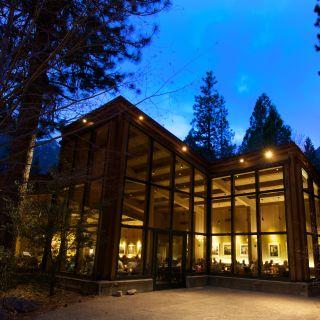 Yosemite Valley Lodge Mountain Room