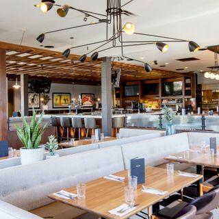 Earls Kitchen + Bar - Regina East - Regina