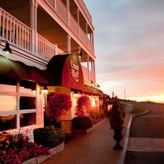 The Union Grill - The Union Bluff Hotel