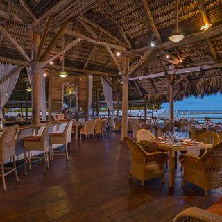 Restaurante La Yola - Puntacana Yacht Club