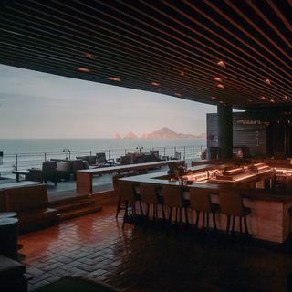 Sunken Bar at The Cape - Thompson Hotel