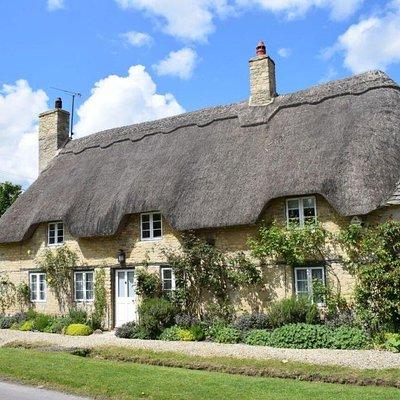 Cotswolds Villages Full-Day Small-Group Tour from Oxford