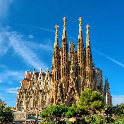 Barcelona in 1 Day: Sagrada Familia, Park Guell,Old Town & Pickup