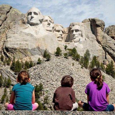 Mount Rushmore and Black Hills Tour with Two Meals and a Music Variety Show