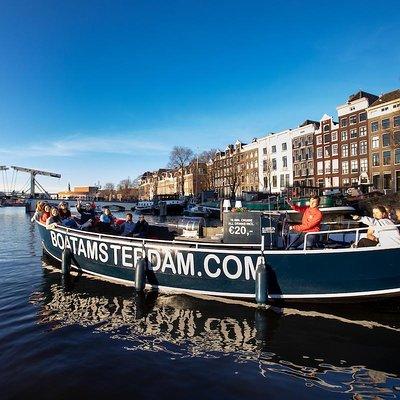 Amsterdam Canal Cruise With Live Guide and Unlimited Drinks 