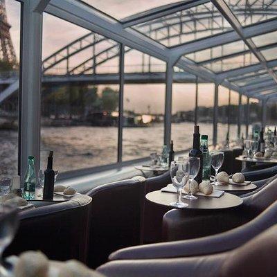 Paris en Scene 3 Course Seine River Dinner Cruise
