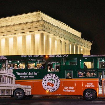 Experience Washington DC's Monuments by Moonlight on a Trolley