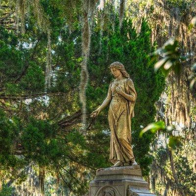 Savannah's Bonaventure Cemetery Tour