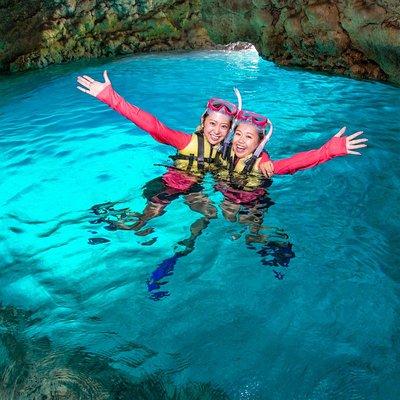 Easily set sail by boat! / Blue cave snorkel