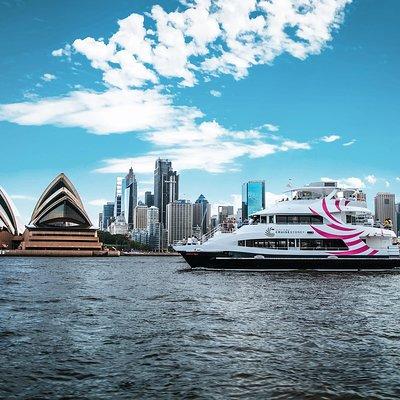 Cruise Sydney Harbour in style including all-inclusive Dinner