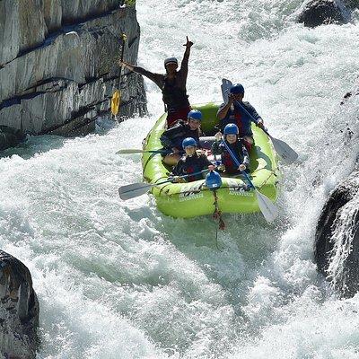 Full-Day Whitewater Rafting Trip on Middle Fork from Auburn (Class 3-4)