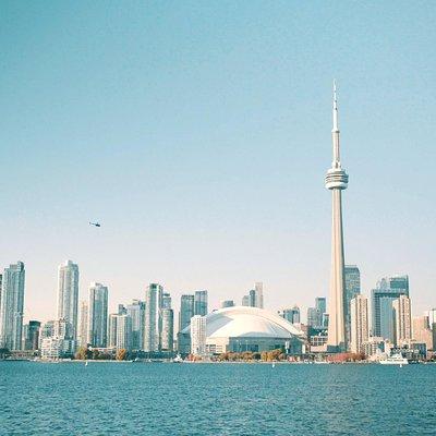 Best of Toronto Small Group Tour with CN Tower and Harbour Cruise