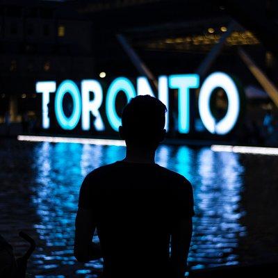 Toronto Small Group Night Tour with CN Tower